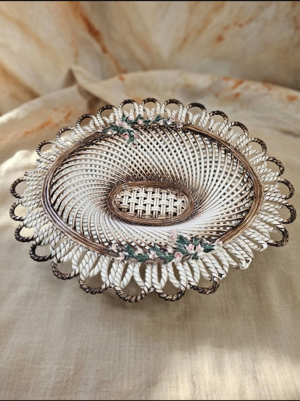 Vintage Capodimonte Mollica Porcelain Reticulated Basket With Flowers
